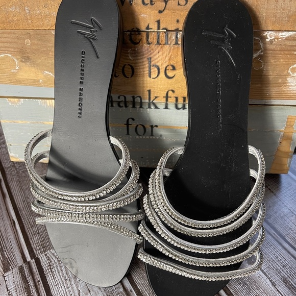 Giuseppe Zanotti Shoes - Giuseppe Zanotti black slide sandals